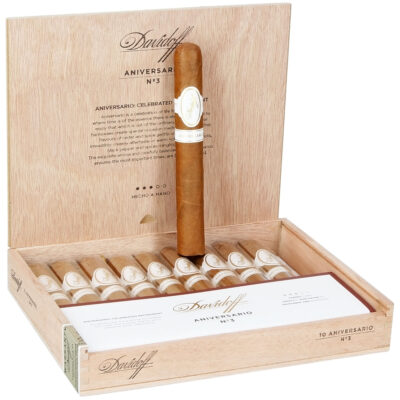 Davidoff'un 80. yılına özel üretilen Aniversario No. 3 - 10'lu Puro